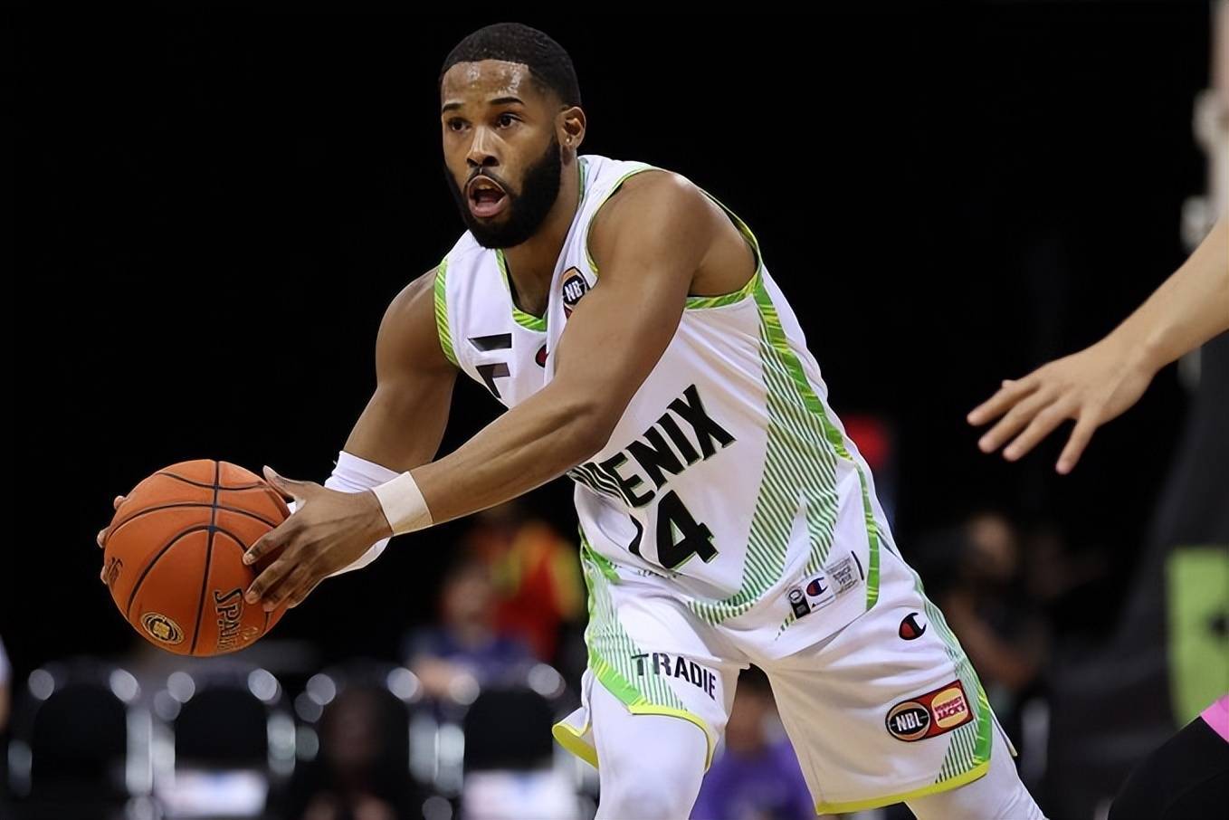 九游娱乐-关于芝加哥公牛训练开放日，冲刺阶段再遭质疑引欢呼，CBA季后赛在即，赛程密集仍需轮换的信息